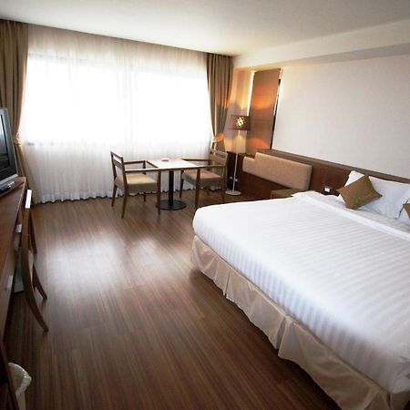 Hiran Residence Patong Bagian luar foto