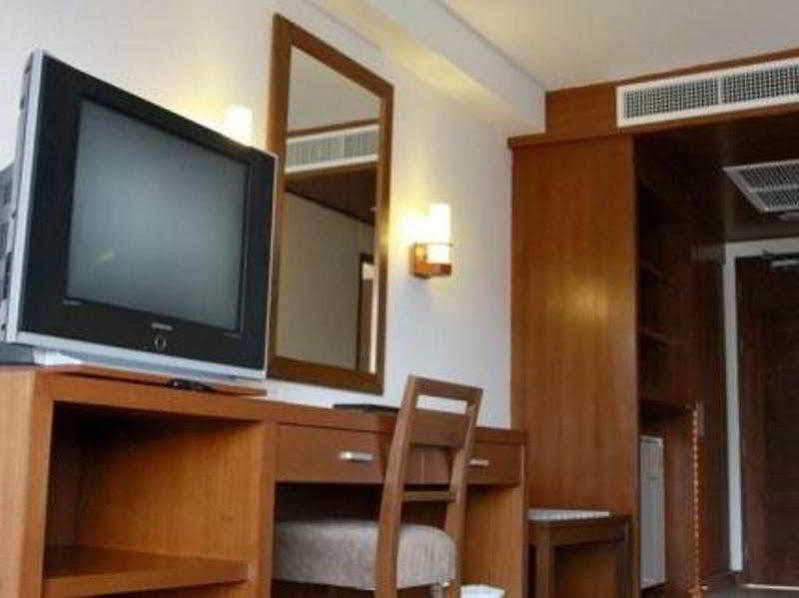 Hiran Residence Patong Bagian luar foto